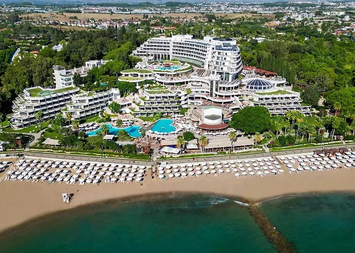 Sunrise Queen Luxury Hotel Side