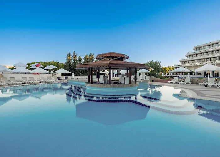 Sunrise Queen Luxury Hotel Side